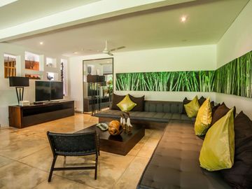 For Sale: Luxurious 4-Bedroom Villa in Central Seminyak Near the Beach – Perfect for Investment
