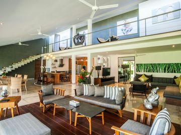 For Sale: Luxurious 4-Bedroom Villa in Central Seminyak Near the Beach – Perfect for Investment