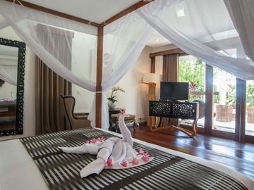 For Sale: Luxurious 4-Bedroom Villa in Central Seminyak Near the Beach – Perfect for Investment