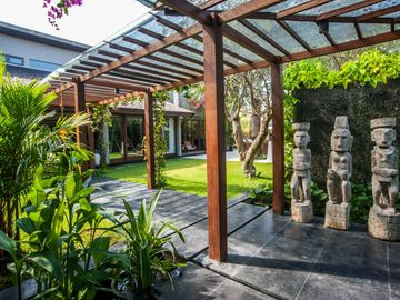 For Sale: Luxurious 4-Bedroom Villa in Central Seminyak Near the Beach – Perfect for Investment