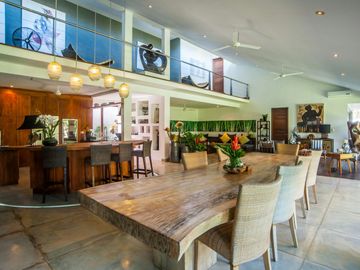 For Sale: Luxurious 4-Bedroom Villa in Central Seminyak Near the Beach – Perfect for Investment