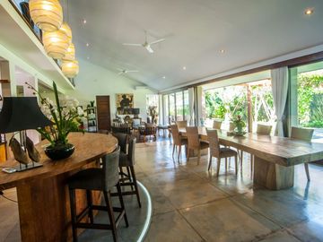 For Sale: Luxurious 4-Bedroom Villa in Central Seminyak Near the Beach – Perfect for Investment