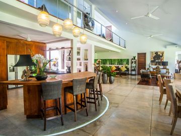 For Sale: Luxurious 4-Bedroom Villa in Central Seminyak Near the Beach – Perfect for Investment