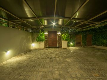For Sale: Luxurious 4-Bedroom Villa in Central Seminyak Near the Beach – Perfect for Investment