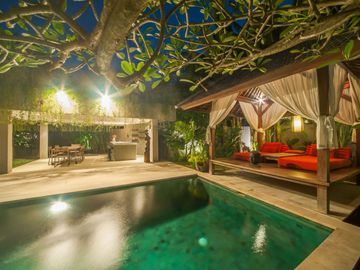 For Sale: Luxurious 4-Bedroom Villa in Central Seminyak Near the Beach – Perfect for Investment