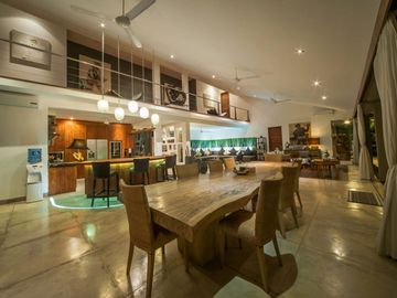 For Sale: Luxurious 4-Bedroom Villa in Central Seminyak Near the Beach – Perfect for Investment