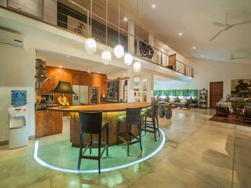 For Sale: Luxurious 4-Bedroom Villa in Central Seminyak Near the Beach – Perfect for Investment
