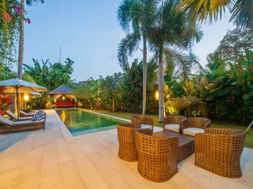 For Sale: Luxurious 4-Bedroom Villa in Central Seminyak Near the Beach – Perfect for Investment