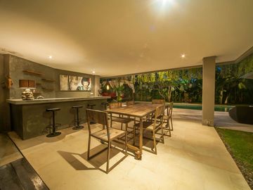 For Sale: Luxurious 4-Bedroom Villa in Central Seminyak Near the Beach – Perfect for Investment