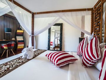 For Sale: Luxurious 4-Bedroom Villa in Central Seminyak Near the Beach – Perfect for Investment