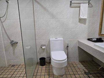 3-Storey Hotel with 43 units rooms for RENT/SALE in Angeles City very near to CLARK FREE PORT ZONE