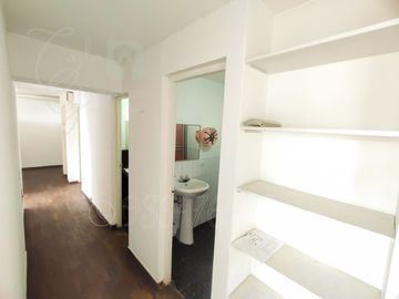 ALQUILER DE OFICINA EN EXCELENTE UBICACIÓN - PISO 4 SIN ASCENSOR