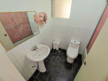 ALQUILER DE OFICINA EN EXCELENTE UBICACIÓN - PISO 4 SIN ASCENSOR