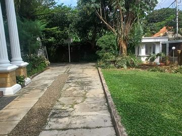 Rumah Lingkungan Ekspatriat Pejabat Area Jati Padang, 90 Meter Ke Jatipadang Raya, Bisa Beli 30 Persen Tanahnya