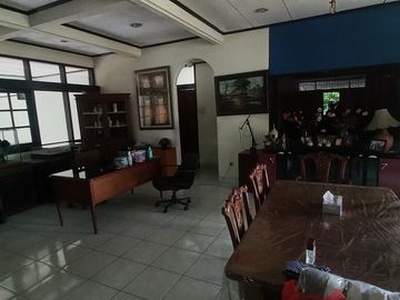 Rumah Lingkungan Ekspatriat Pejabat Area Jati Padang, 90 Meter Ke Jatipadang Raya, Bisa Beli 30 Persen Tanahnya