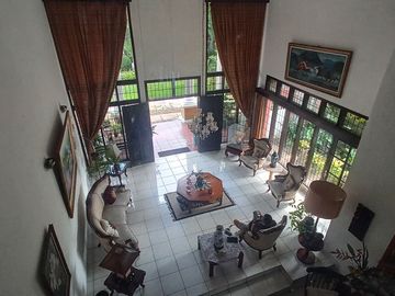 Rumah Lingkungan Ekspatriat Pejabat Area Jati Padang, 90 Meter Ke Jatipadang Raya, Bisa Beli 30 Persen Tanahnya