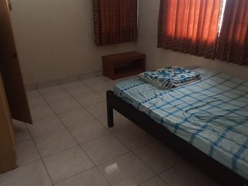 Rumah Lingkungan Ekspatriat Pejabat Area Jati Padang, 90 Meter Ke Jatipadang Raya, Bisa Beli 30 Persen Tanahnya