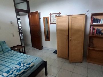 Rumah Lingkungan Ekspatriat Pejabat Area Jati Padang, 90 Meter Ke Jatipadang Raya, Bisa Beli 30 Persen Tanahnya