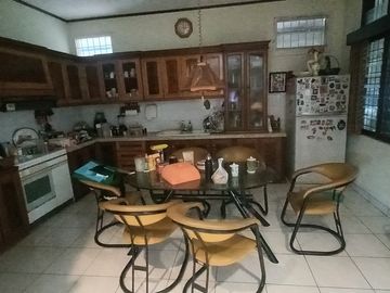 Rumah Lingkungan Ekspatriat Pejabat Area Jati Padang, 90 Meter Ke Jatipadang Raya, Bisa Beli 30 Persen Tanahnya