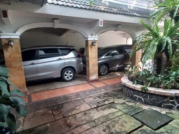 Rumah Lingkungan Ekspatriat Pejabat Area Jati Padang, 90 Meter Ke Jatipadang Raya, Bisa Beli 30 Persen Tanahnya