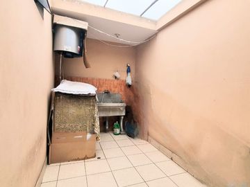VENDO AMPLIA CASA EN CARABAYLLO