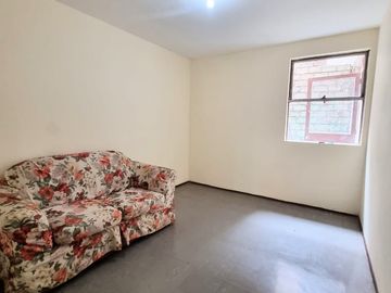 VENDO AMPLIA CASA EN CARABAYLLO