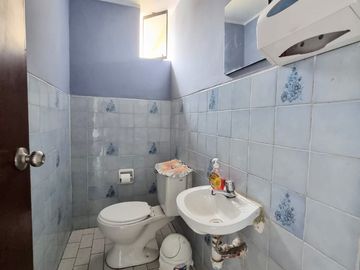 VENDO AMPLIA CASA EN CARABAYLLO