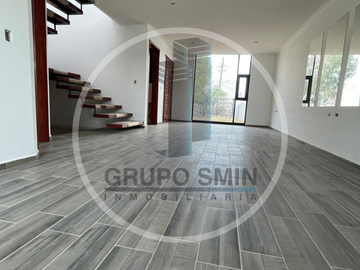 CASA EN VENTA EN SOLARES BANTHI SAN JUAN DEL RÍO