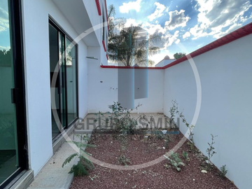 CASA EN VENTA EN SOLARES BANTHI SAN JUAN DEL RÍO