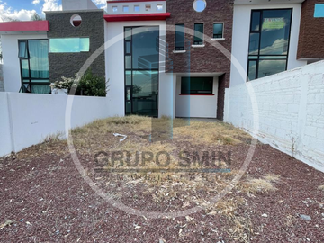 CASA EN VENTA EN SOLARES BANTHI SAN JUAN DEL RÍO