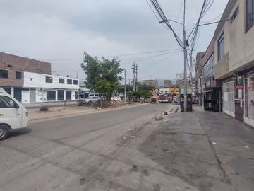 ¡ALQUILER! Local comercial 2do Piso, 110m² en zona de alto tránsito de San Juan de Lurigancho. ¡Perfecto para tu negocio!