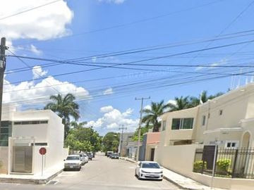Hermosa y amplia casa en remate en Montebello, Mérida!