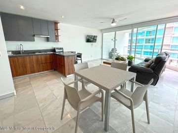Venta de Condominio con Vista al Mar y Terraza en Nuevo Vallarta.