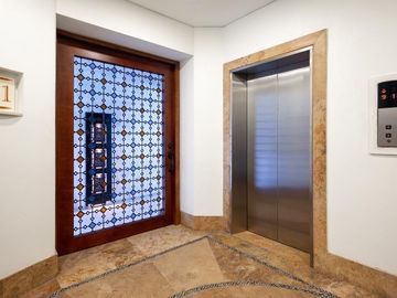 En Venta: Condominio Frente al Mar de 2 Habitaciones en Nuevo Vallarta.