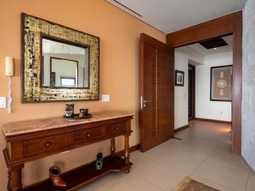 En Venta: Condominio Frente al Mar de 2 Habitaciones en Nuevo Vallarta.