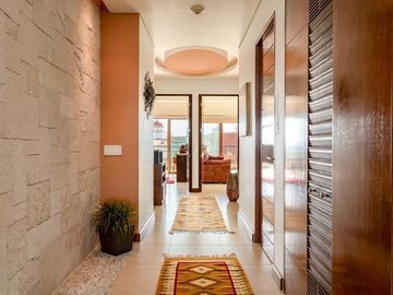 En Venta: Condominio Frente al Mar de 2 Habitaciones en Nuevo Vallarta.