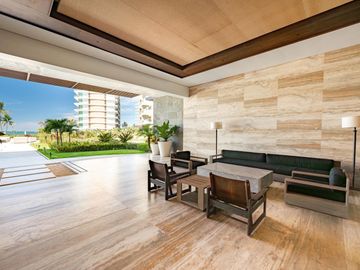 En Venta: Condominio Frente al Mar de 2 Habitaciones en Nuevo Vallarta.