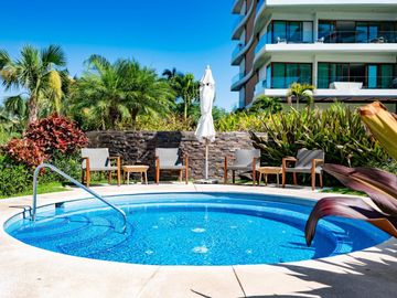 En Venta: Condominio Frente al Mar de 2 Habitaciones en Nuevo Vallarta.