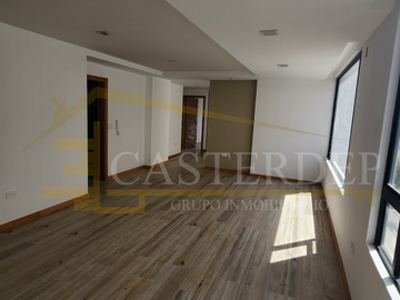 Venta de departamento 3 dormitorios en Urb. El Condado