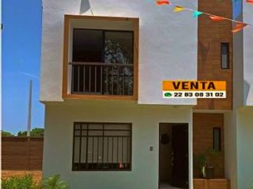 VENDO CASA EN CONJUNTO RESIDENCIAL PRIVADO CON EXCELENTE UBICACIÓN A 15 MINUTOS DEL CENTRO DE VERACRUZ.