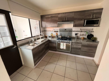 VENDO CASA EN CONJUNTO RESIDENCIAL PRIVADO CON EXCELENTE UBICACIÓN A 15 MINUTOS DEL CENTRO DE VERACRUZ.