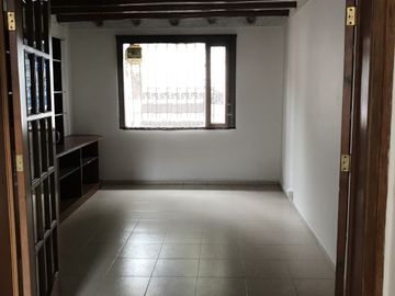 CASA EN VENTA EN SANTA ANA OCCIDENTAL