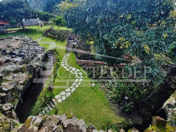 VENDO CAVERNA SIGSI HUAYCO EN BAÑOS DE AGUA SANTA, TUNGURAHUA