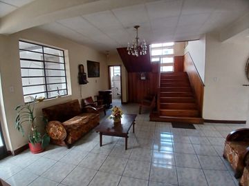 CASA COMERCIAL EN VENTA AVENIDA SOLANO, SECTOR VIRGEN DE BRONCE, HOSPITAL MONTE SINAI