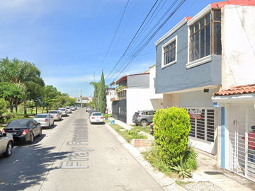 SE VENDE CASA EN RECUPERACION BANCARIA EN FRACC. PARQUES DE TESISTAN, ZAPOPAN, JALISCO ! SOLO CONTADO.