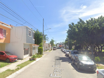 SE VENDE CASA EN RECUPERACION BANCARIA EN FRACC. PARQUES DE TESISTAN, ZAPOPAN, JALISCO ! SOLO CONTADO.