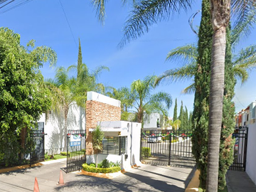 SE VENDE CASA EN RECUPERACION BANCARIA EN FRACC. PARQUES DE TESISTAN, ZAPOPAN, JALISCO ! SOLO CONTADO.