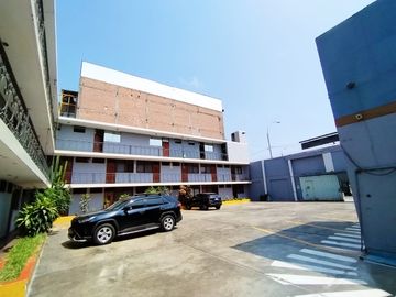 TERRENO COMERCIAL EN AV. TOMÁS VALLE - SMP - 2085m2
