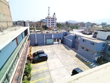 TERRENO COMERCIAL EN AV. TOMÁS VALLE - SMP - 2085m2