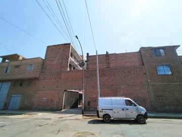 TERRENO COMERCIAL EN AV. TOMÁS VALLE - SMP - 2085m2